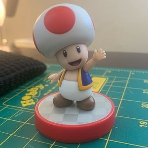 Toad Amiibo (Super Mario series) - LIKE NEW / Pre-owned